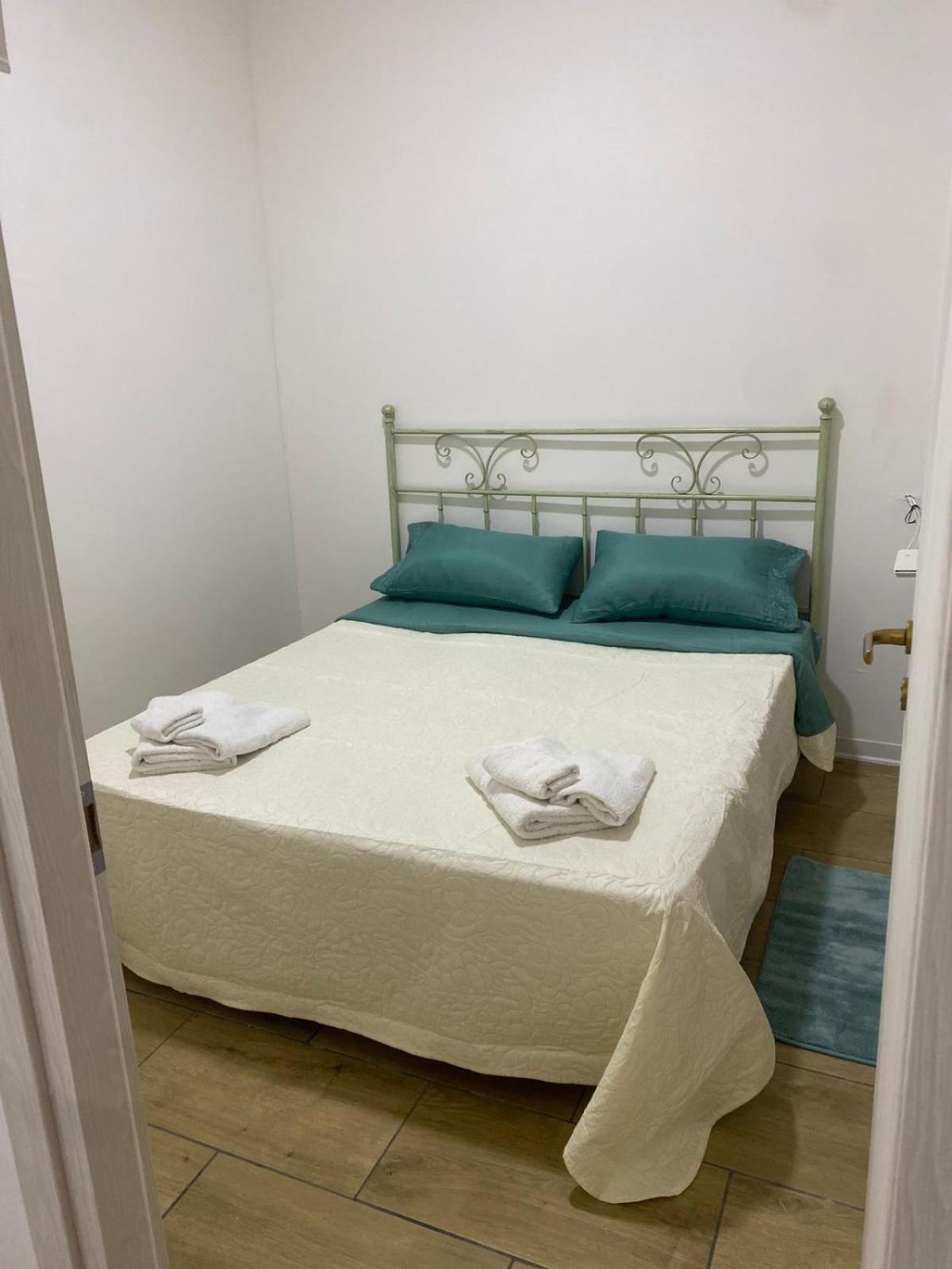 Home Rebecca Наполи Екстериор снимка
